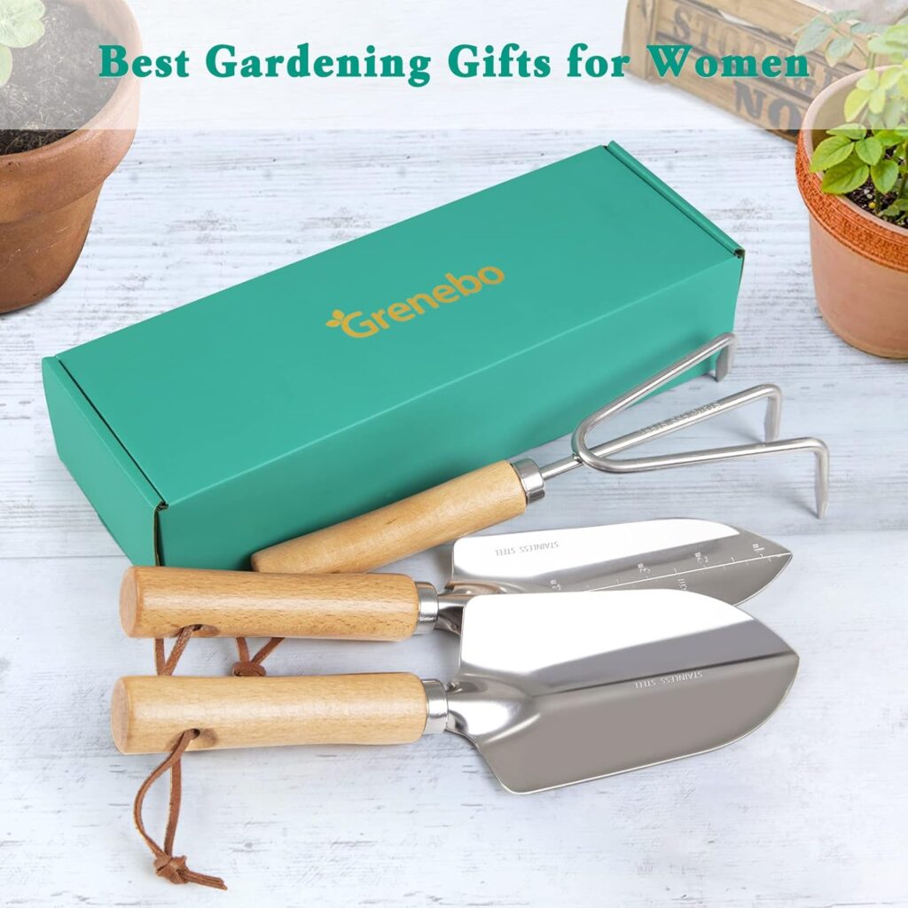 Gardening Kai W/WOODEN Handle
