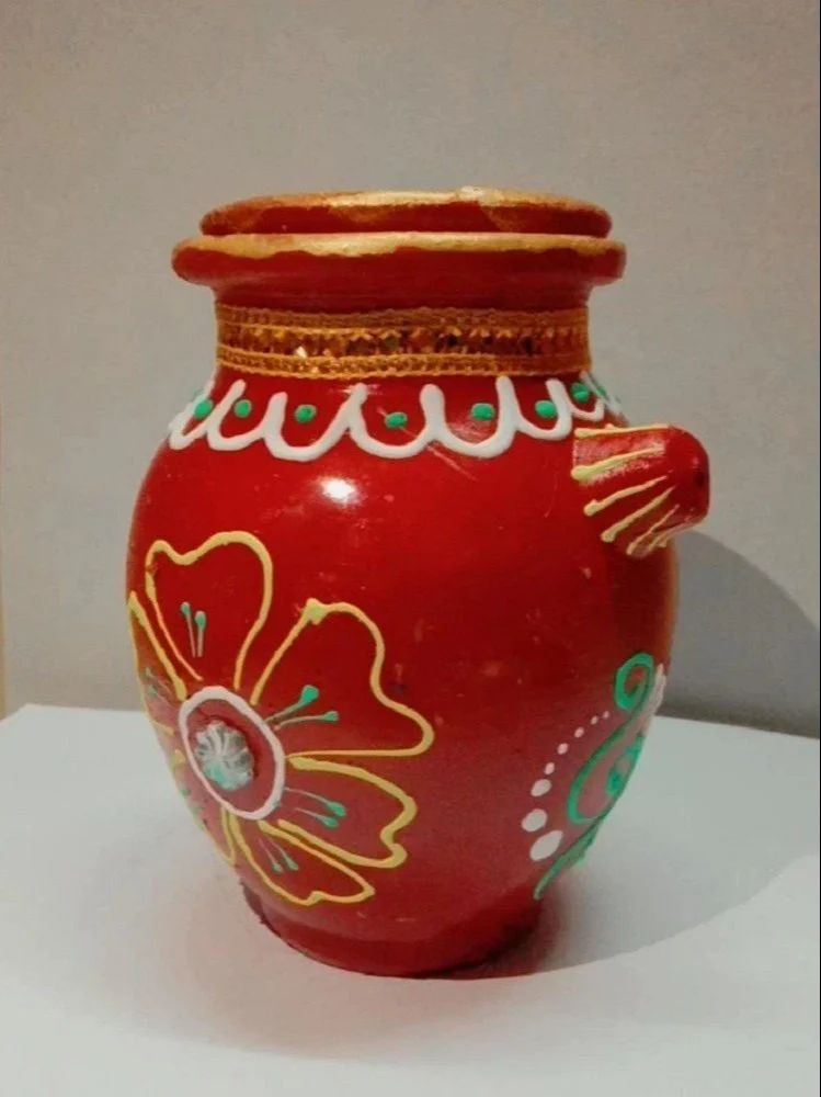 Designer Karwa Matki